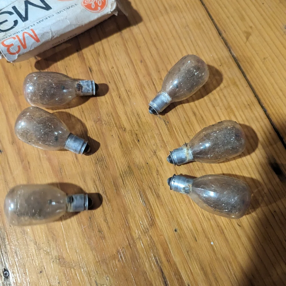 Vintage Flash M3 Bulbs